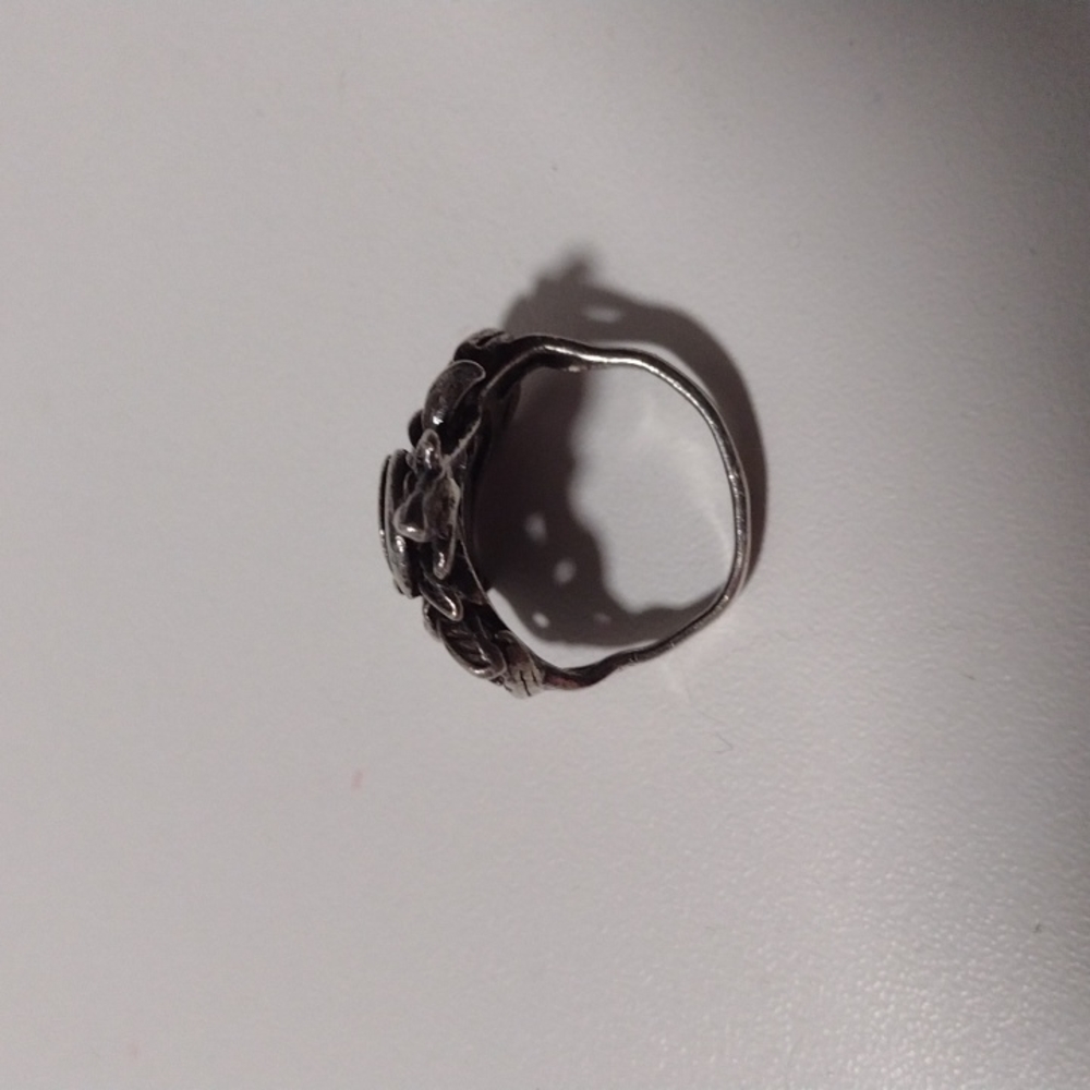 Ring - Picture 2 of 2